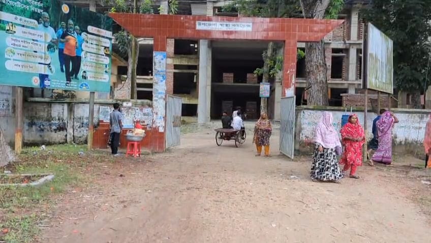 ওষুধ সংকটে মুখ থুবড়ে ফরিদপুরের তৃণমূল স্বাস্থ্যসেবা